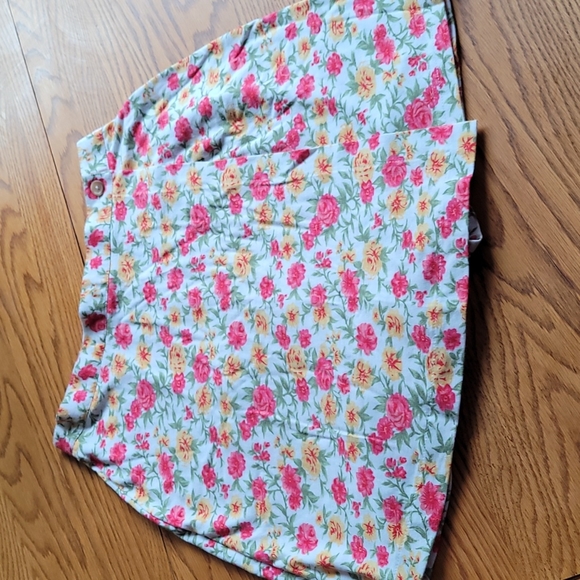 Cute colorful shorts/skort. Size 5 junior. Tennis. Pickleball. Golf. - Picture 1 of 7